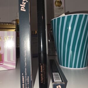 Pley Liquid Eyeliner